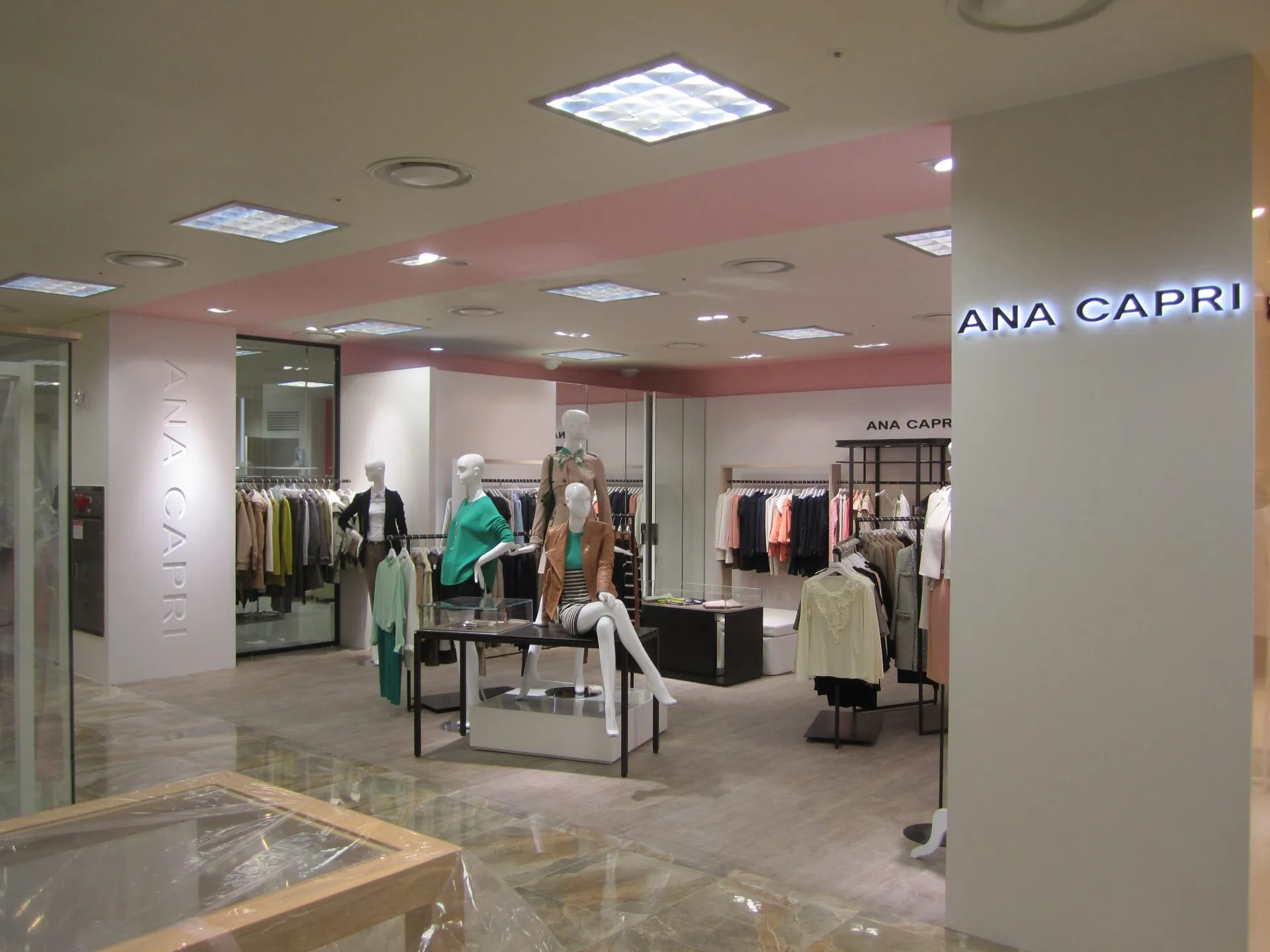 ANA CAPRI 3