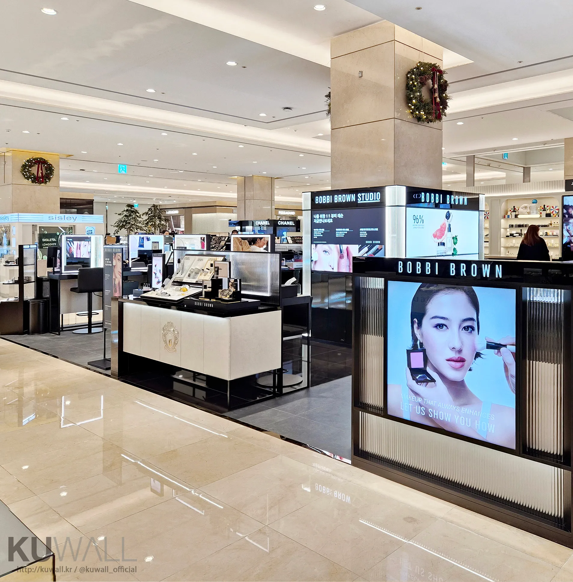 BOBBI BROWN 1