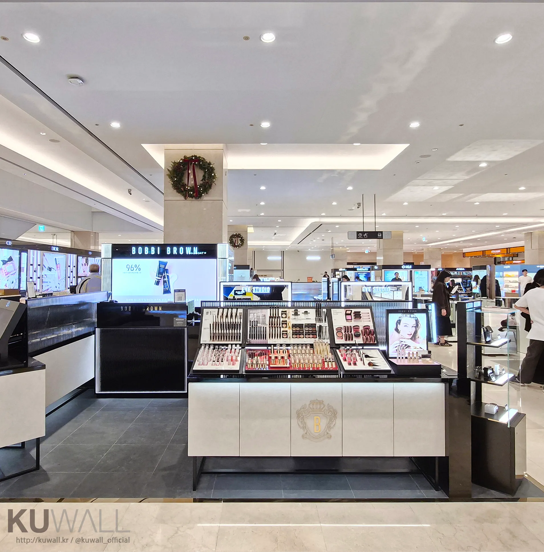 BOBBI BROWN 3