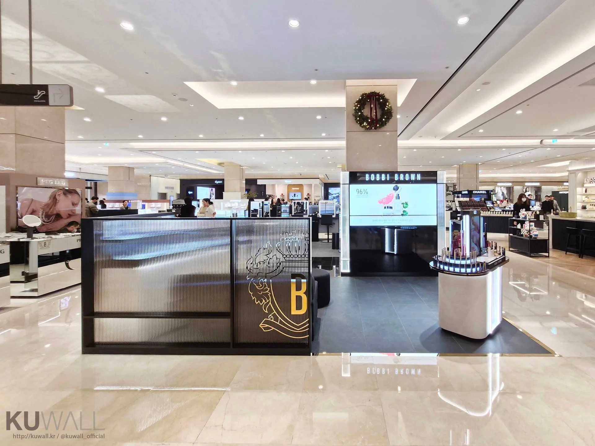 BOBBI BROWN 8