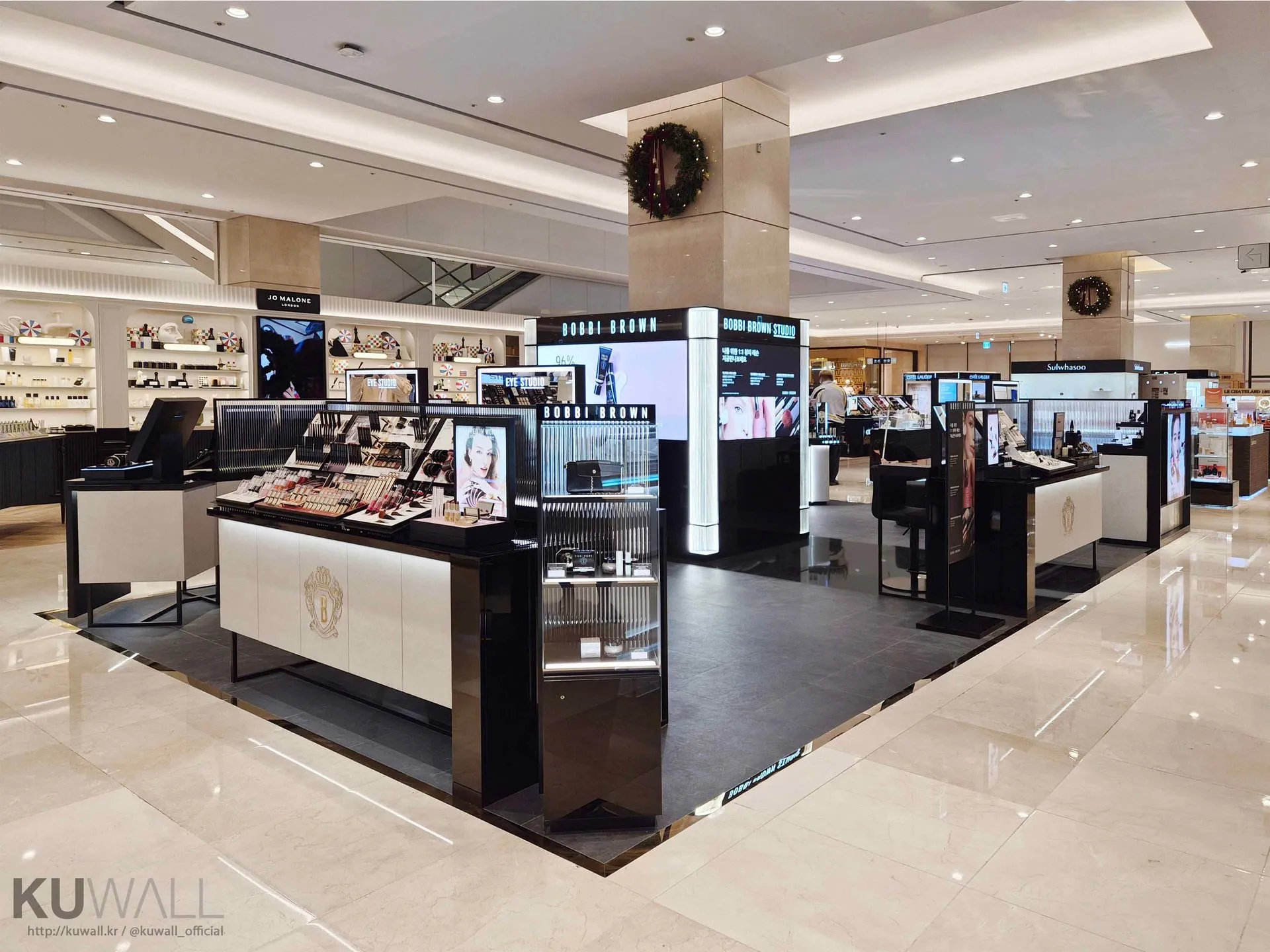 BOBBI BROWN 10