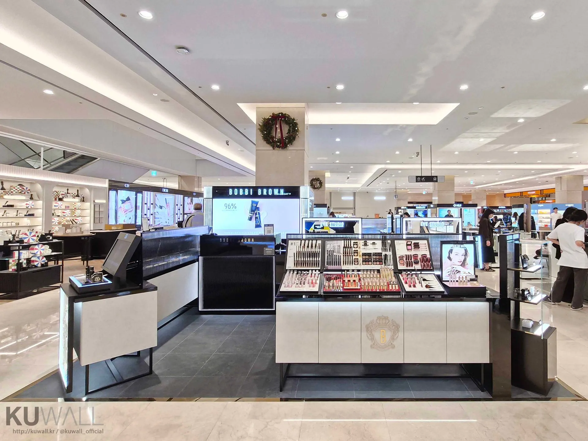 BOBBI BROWN 11