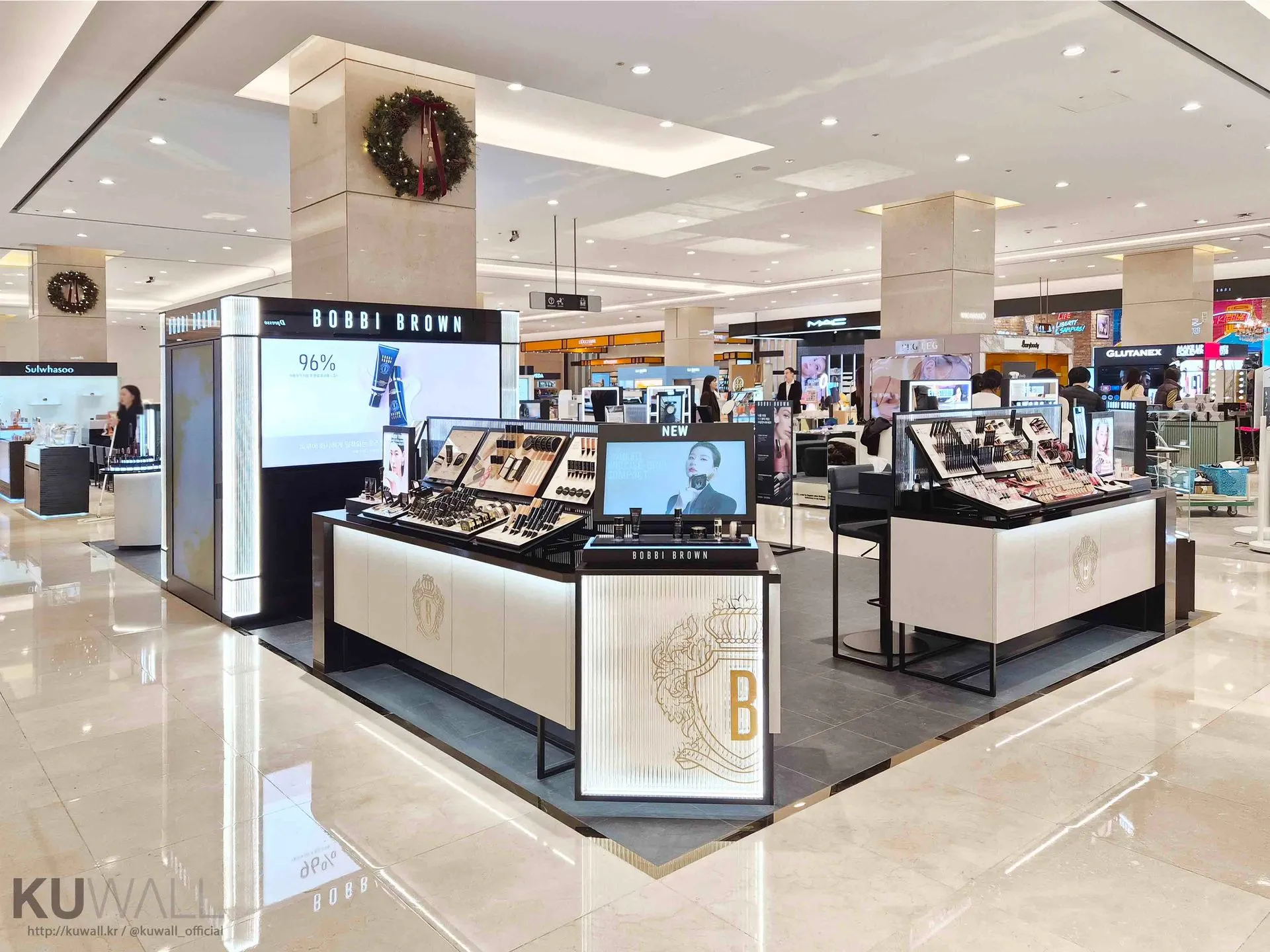 BOBBI BROWN 12