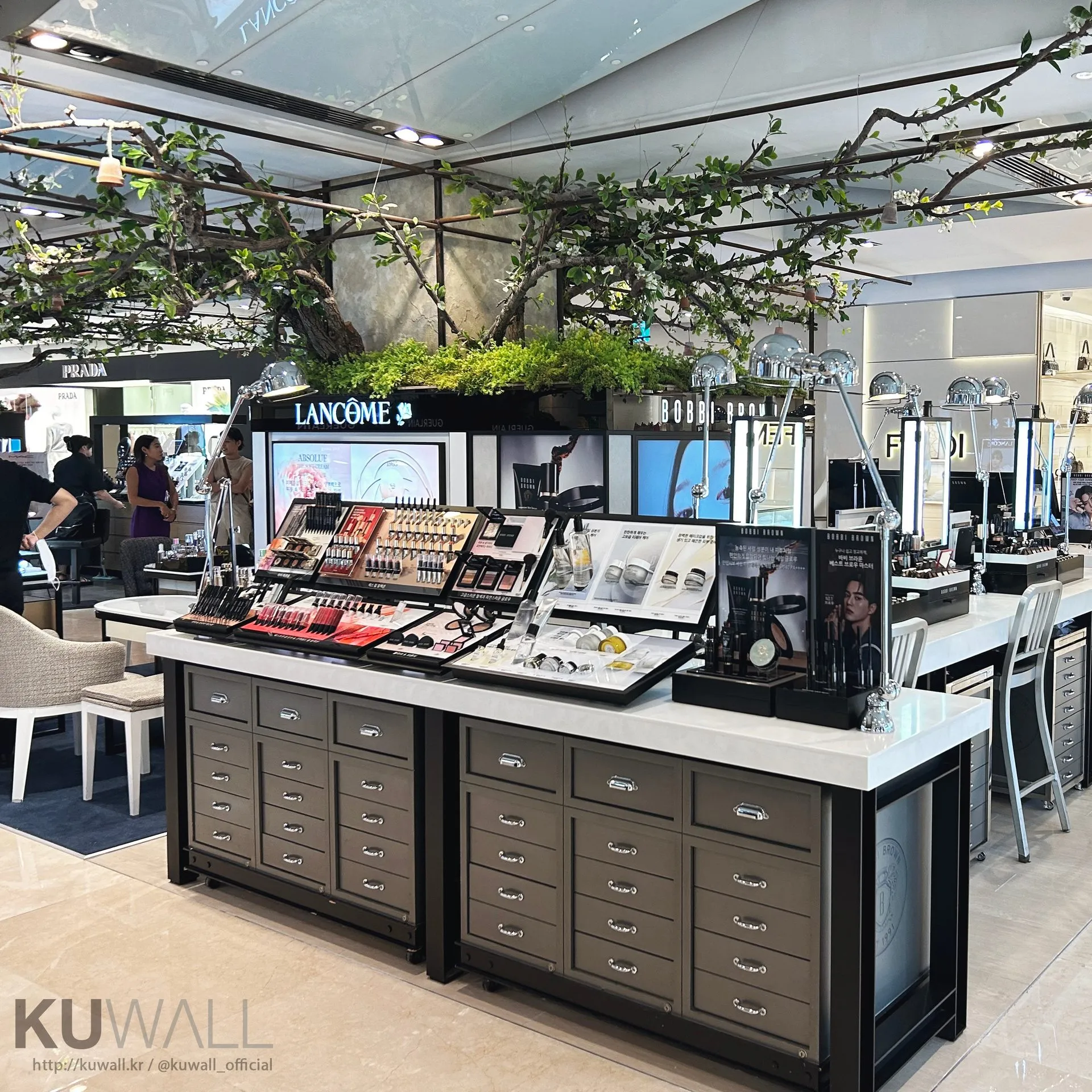 BOBBI BROWN 2