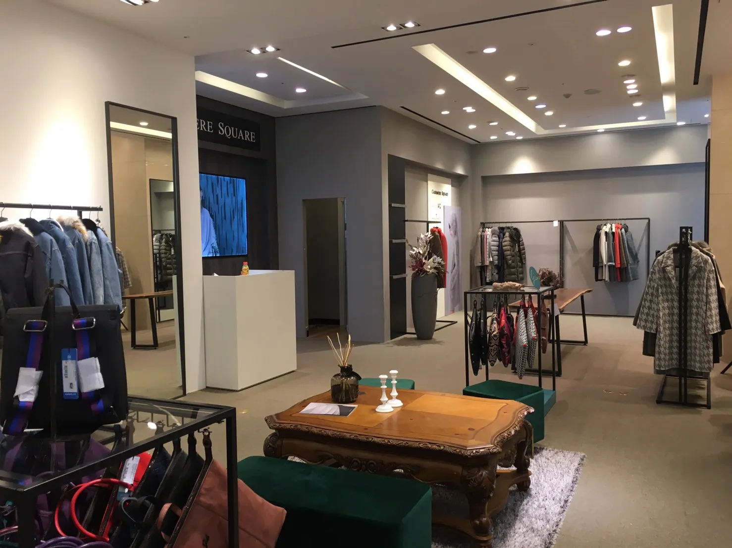 CASHMERE SQUARE 1