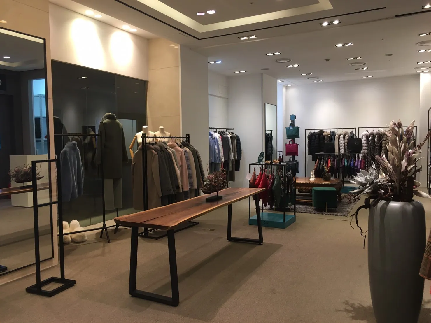 CASHMERE SQUARE 4