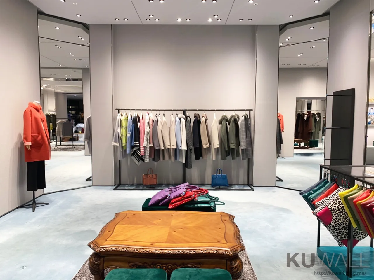 CASHMERE SQUARE 4