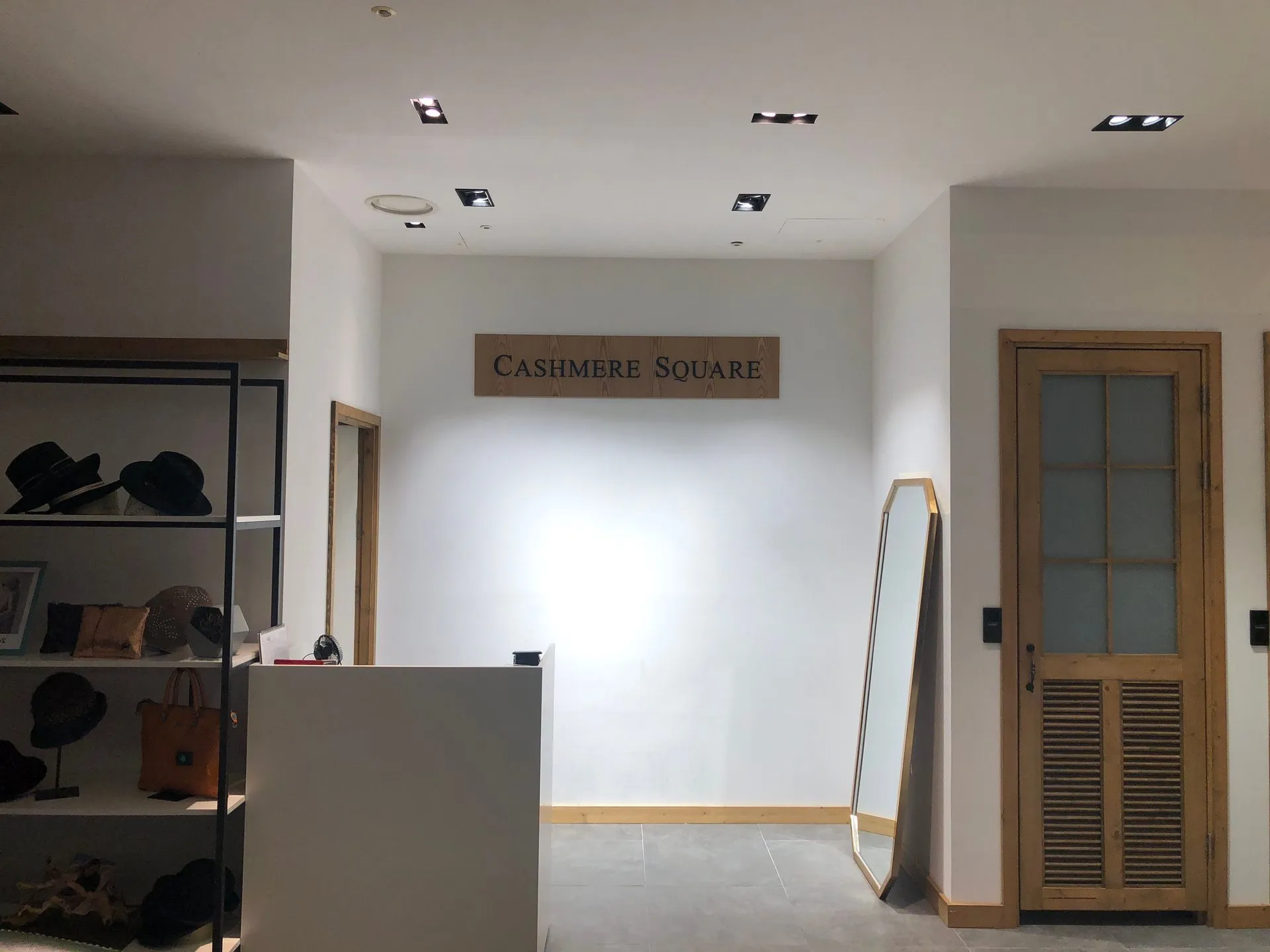 CASHMERE SQUARE