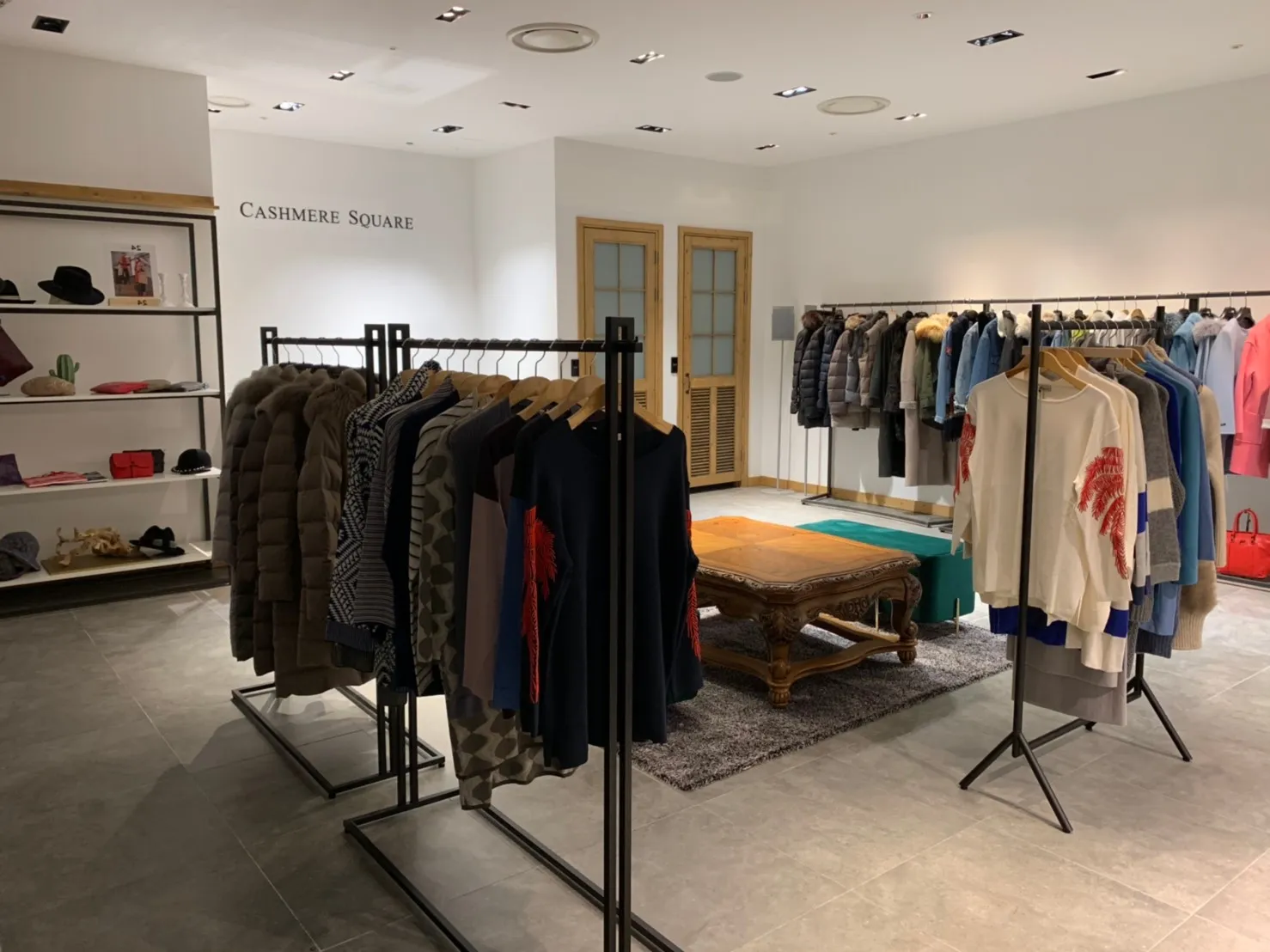 CASHMERE SQUARE 3