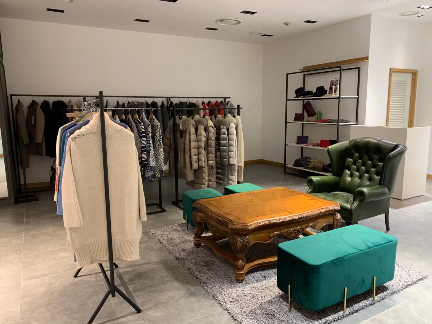 CASHMERE SQUARE 4