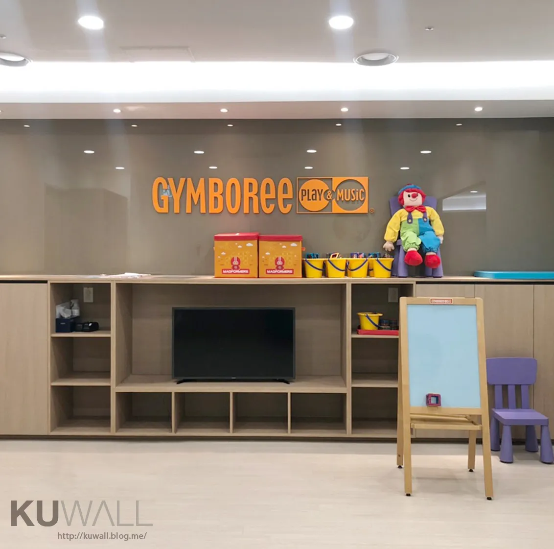 GYMBOREE 3