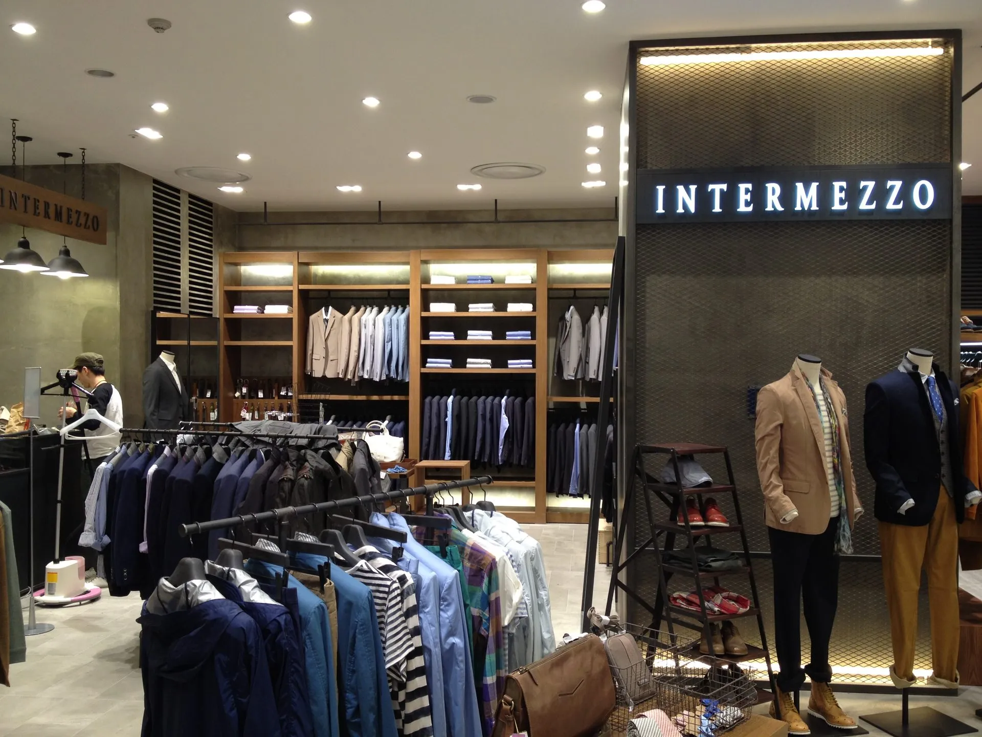 INTERMEZZO 6