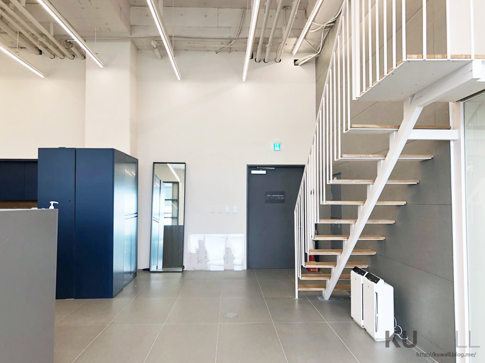 KUWALL OFFICE 4