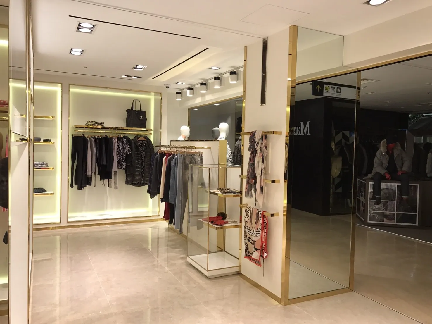 MARCCAIN 5