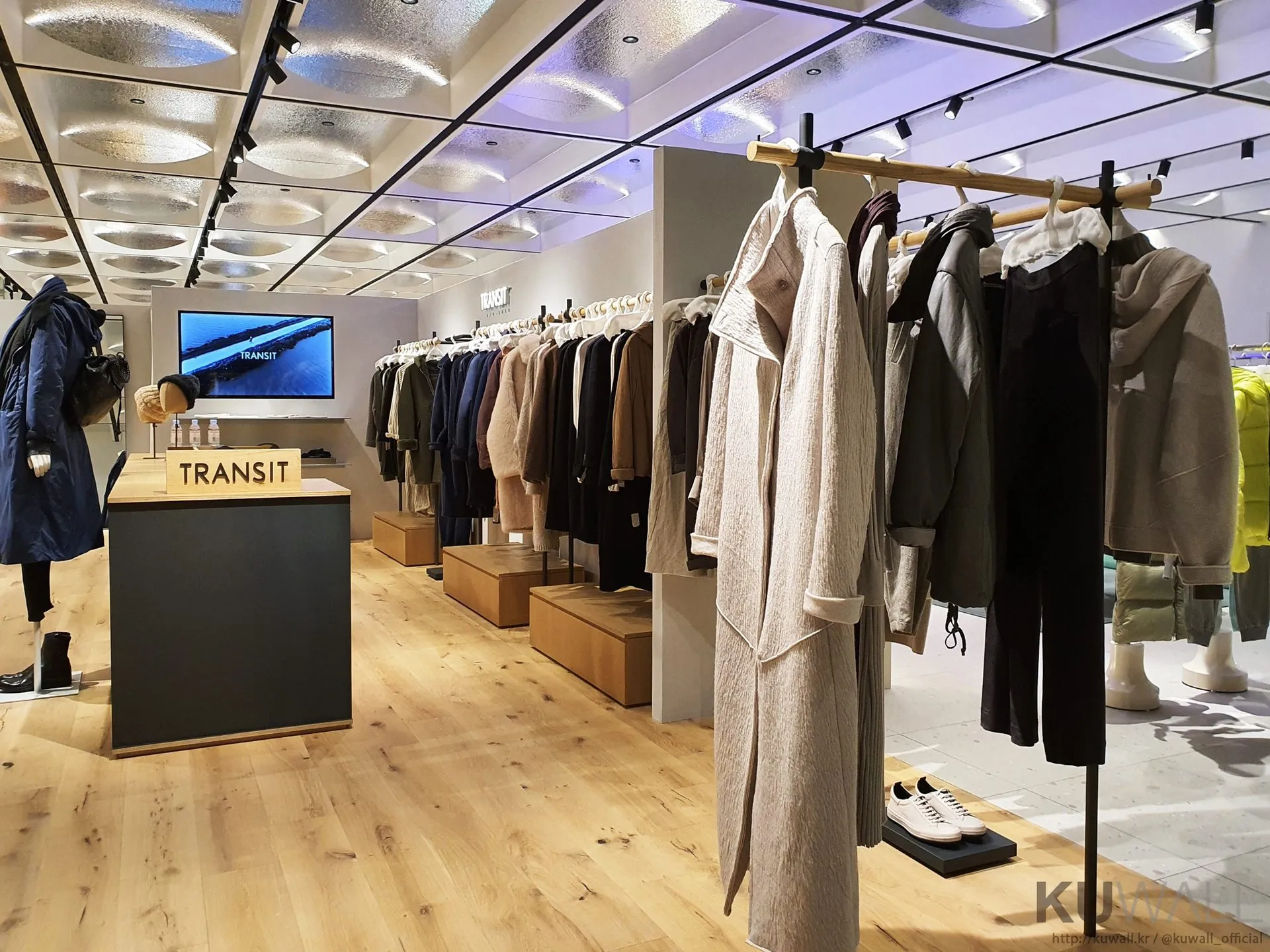 TRANSIT 8